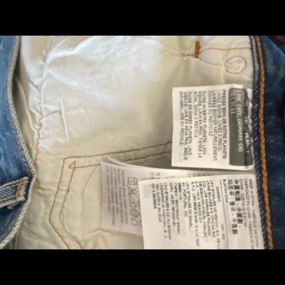 Levi’s 501 button fly with cherry embroidery - Picture 12 of 15